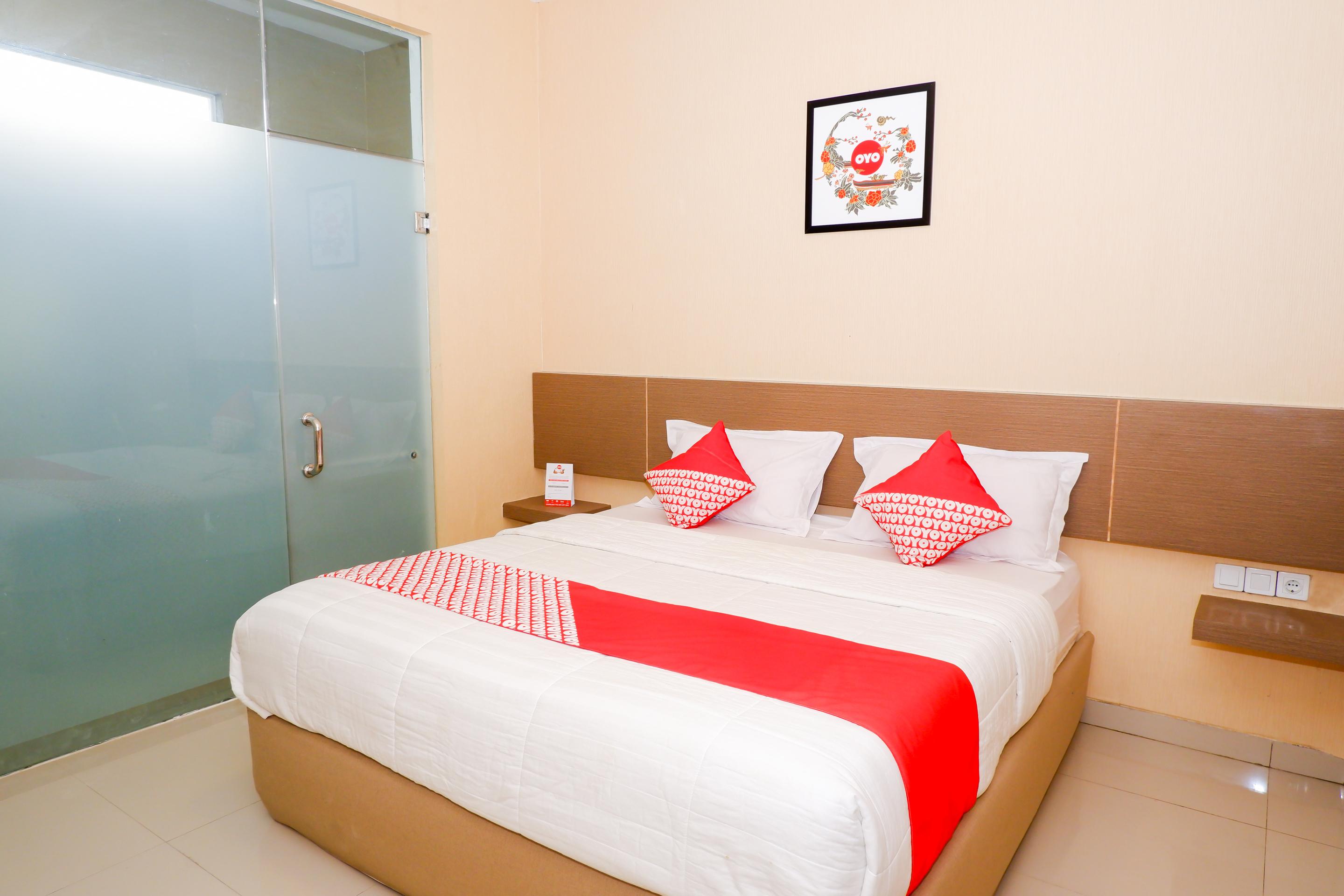 Hotel Oyo 379 Grand Mundu à Semarang Extérieur photo
